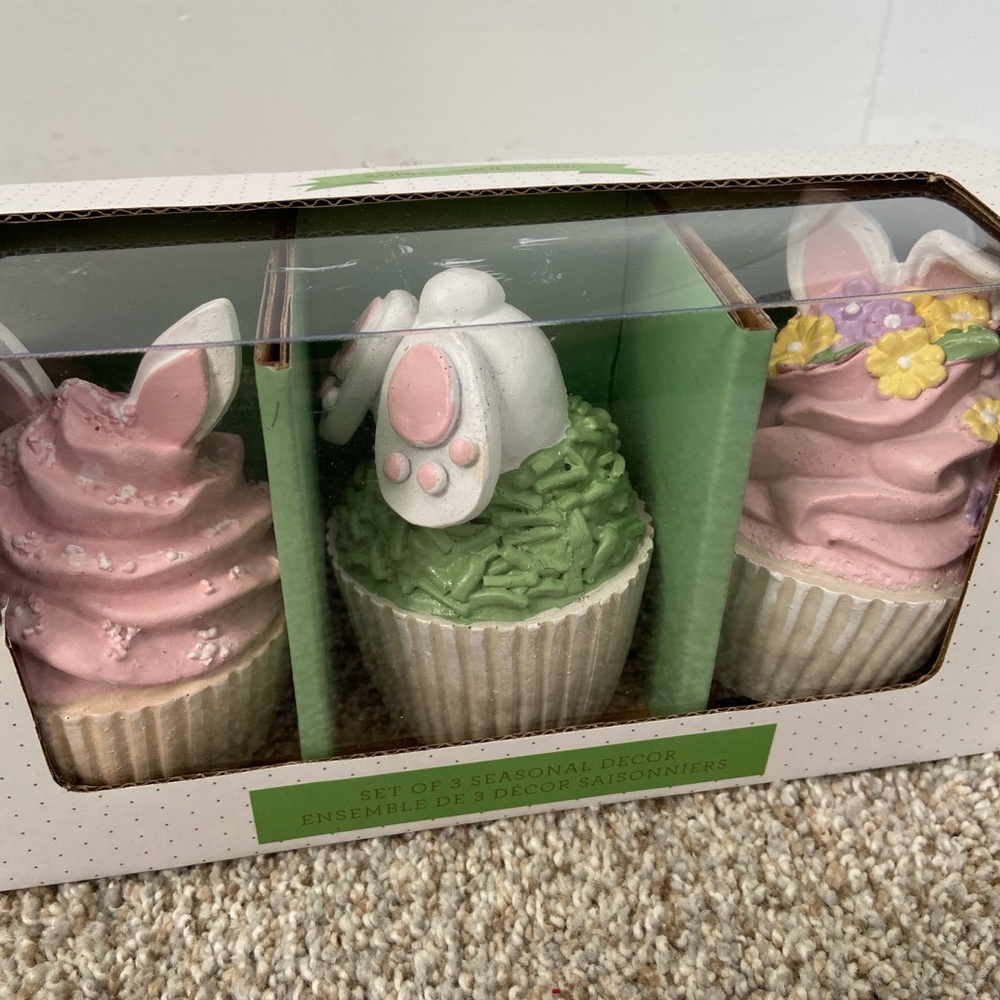 NWT Bunny Boulevard Easter Faux Cupcakes Set of 3 - Picture 12 of 13